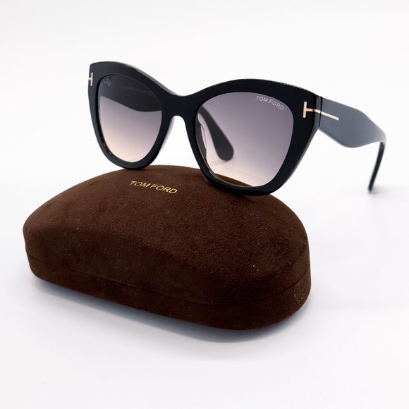 NEW TOM FORD CARA TF940 01B WOMEN CAT EYE SUNGLASSES FT0940/S BLACK - Picture 1 of 12